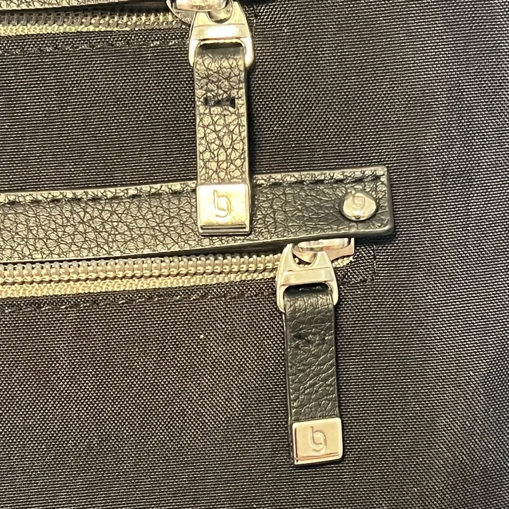 Baggallini Black Crossbody Bag - Picture 4 of 9